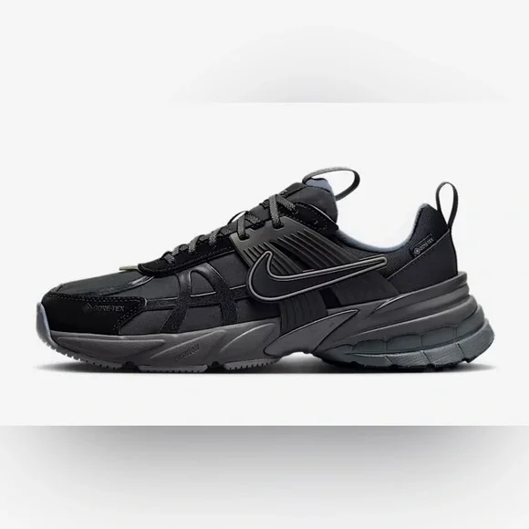 Nike Black and Gray Gore-Tex Sneakers - Picture 3 of 8